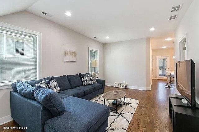 1st image of 3054 N Spaulding Ave APT 1