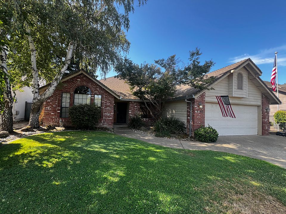 1st image of 3002 Rosewood Dr