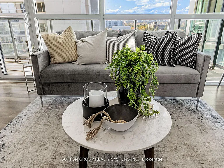 1461 Lawrence Ave SW #611 — Photo 6