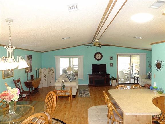 4th image of 882 Cascade Ct