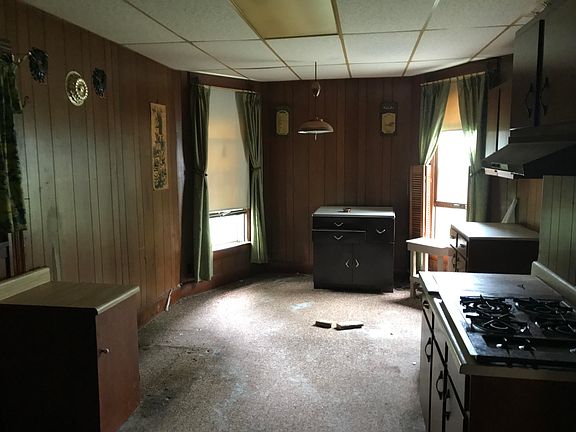 3rd image of 417 N Jefferson Ave