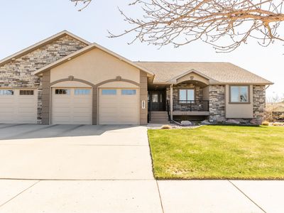 2807 Promontory Dr, Bismarck, ND, 58503