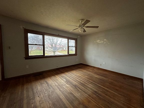 4th image of 123 Waverly Gables Blvd