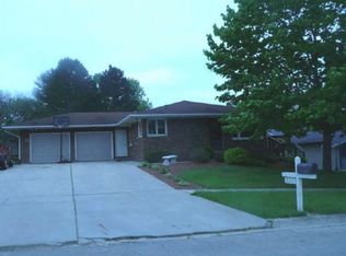 623 Santa Fe Dr, Freeport, IL 61032