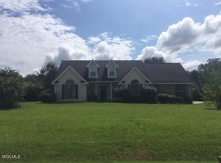 18372 Sky Ln, Saucier, MS 39574