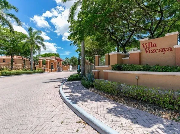 8550 NW 141st Ln APT 202, Miami Lakes, FL 33016