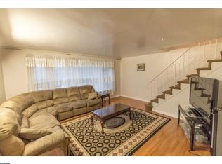 8913 Fairfield St, Philadelphia, PA 19152