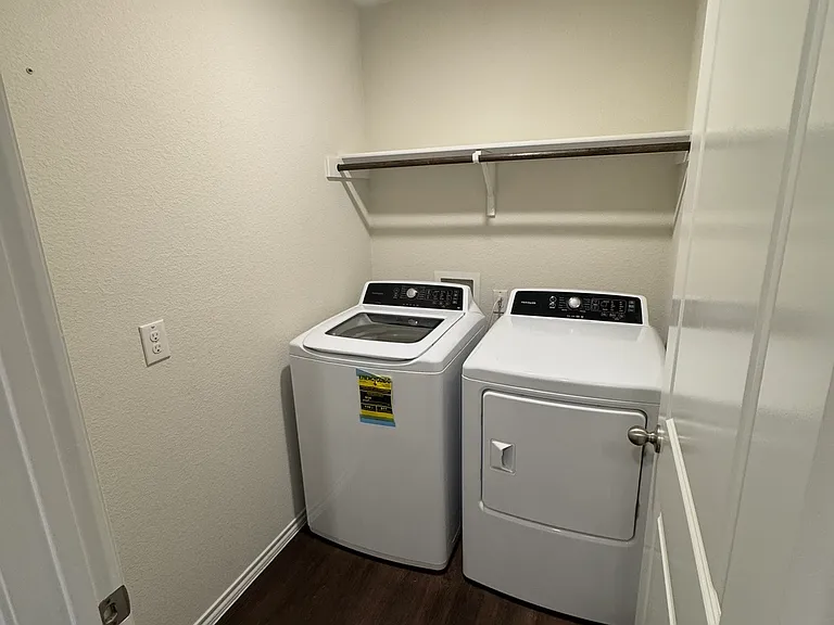 3625 Cody Ln — Photo 8