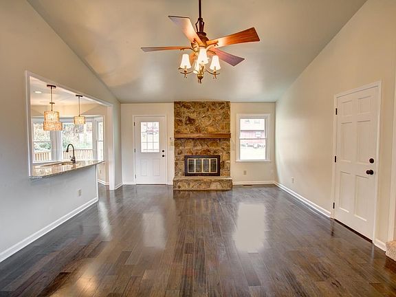 3rd image of 1300 Aldridge Dr SE