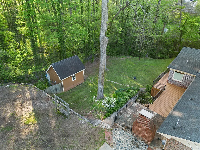 1247 Sycamore Dr — Photo 3