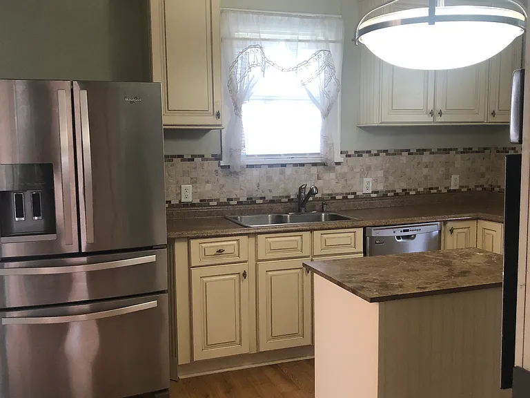 609 Rome Park — Photo 14
