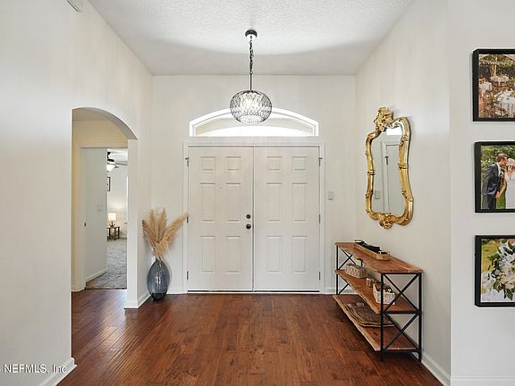 4th image of 342 N BELLAGIO Drive