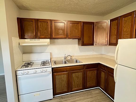 5th image of 2111 Todd Dr #3