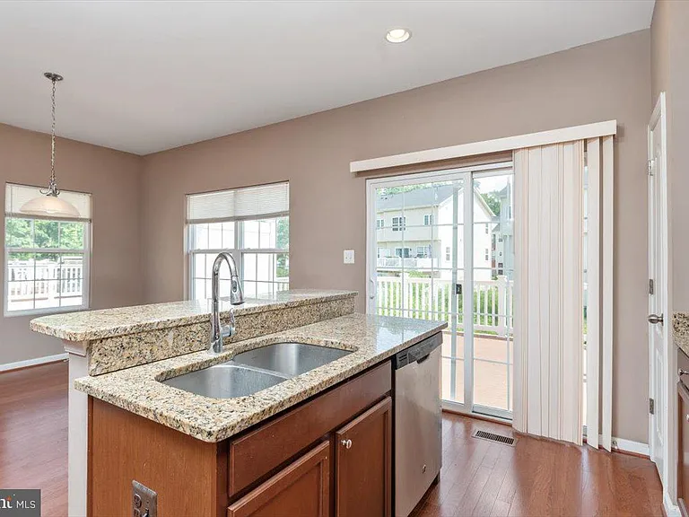 714 Millhouse Dr — Photo 9