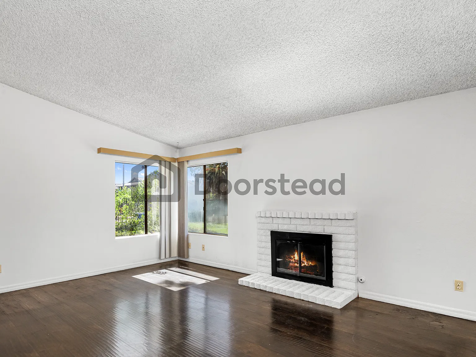 3 bed, 1.5 bath, 1272 sqft, $2,700 — Photo 3