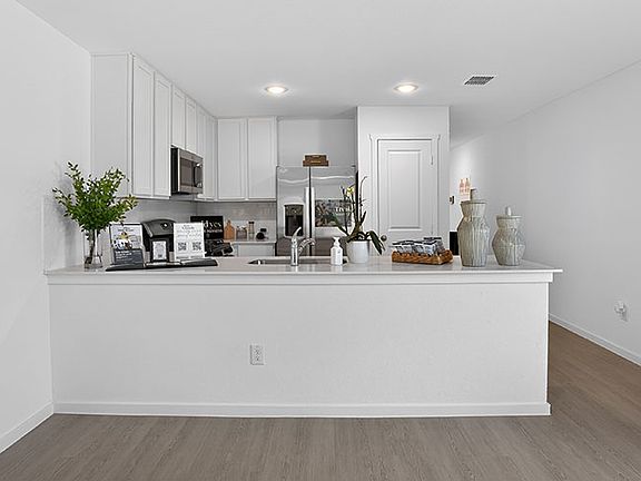5th image of 2100 Quail Foot St #2110QF