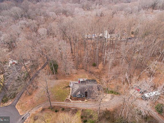 4th image of 11430 Crestwood Dr