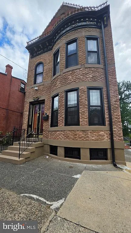 178 Brunswick Ave — Photo 1