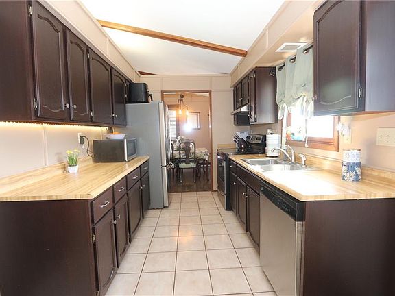 4th image of 812 Park Pl
