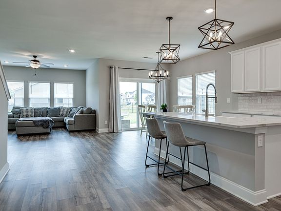 5th image of 6144 Gladstone Ln