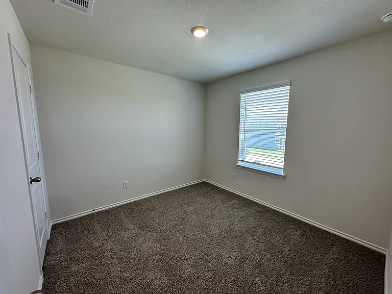 634 White Ash Dr — Photo 13