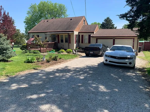 2522 E Silverleaf St, Chillicothe, IL 61523
