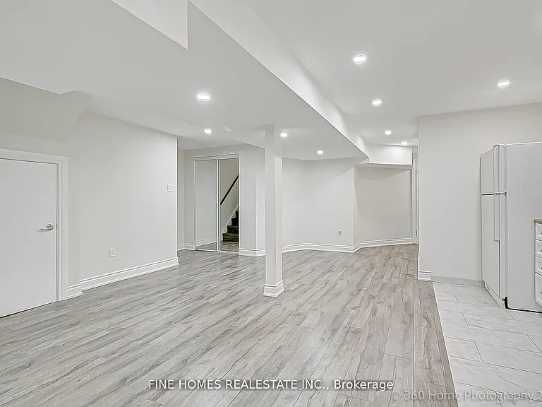 132 Purcell Cres #LOWER — Photo 4