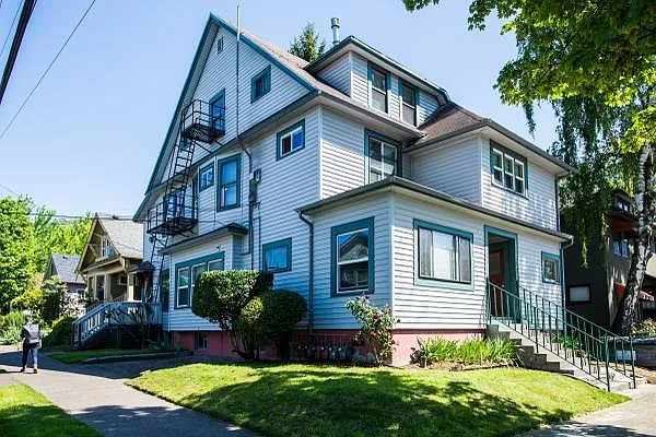 Building Photo - 1404 SE 23rd Ave #3