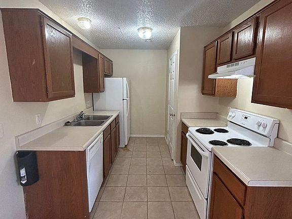 5th image of 3400 SW Landau Ct APT 1 & 2