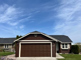 2655 NE 3rd St, Redmond, OR 97756