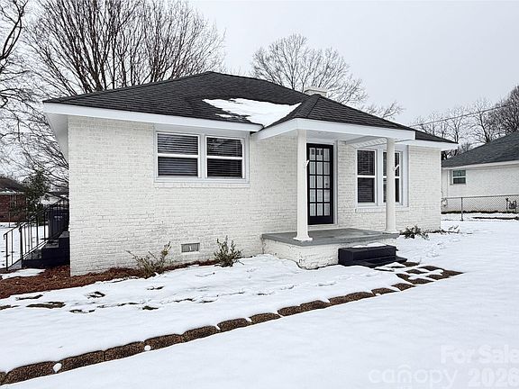 3rd image of 602 E Ryder Ave