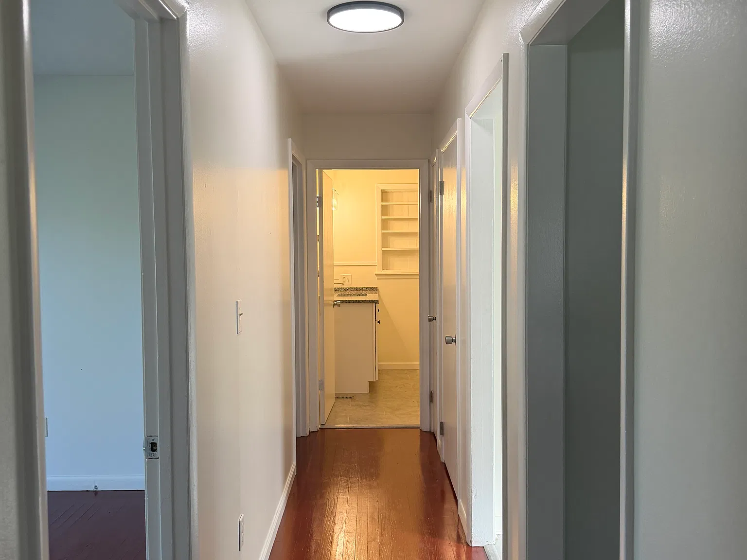 3 bed, 1350 sqft, $1,300 — Photo 4