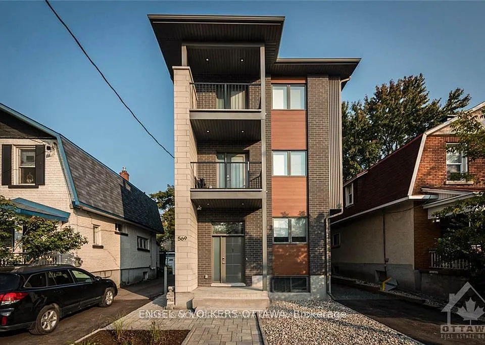 569 McLeod St #3