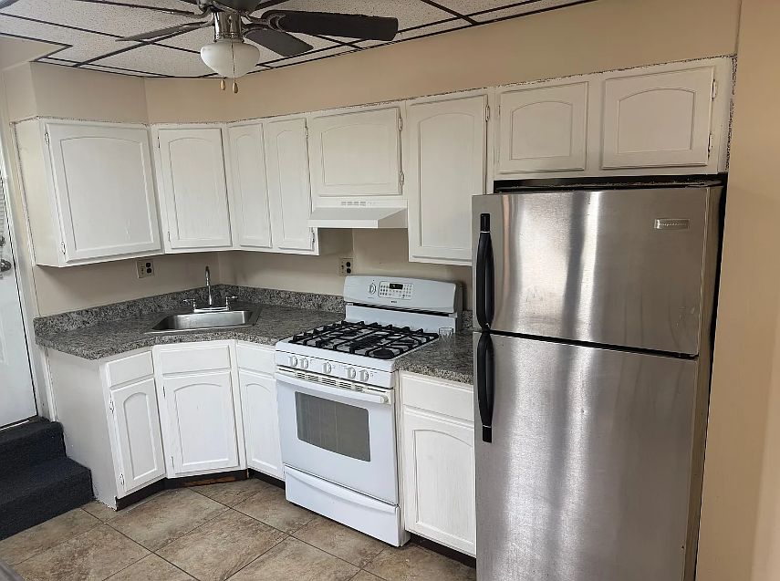 2nd image of 2344 Margaret St #A
