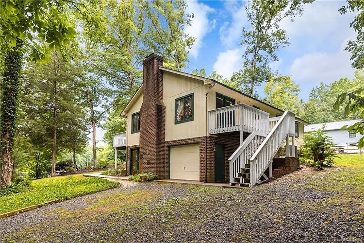 1st image of 591 Lake Caroline Dr