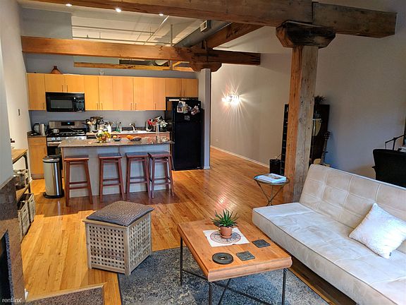 2nd image of 1525 S Michigan Ave APT 305