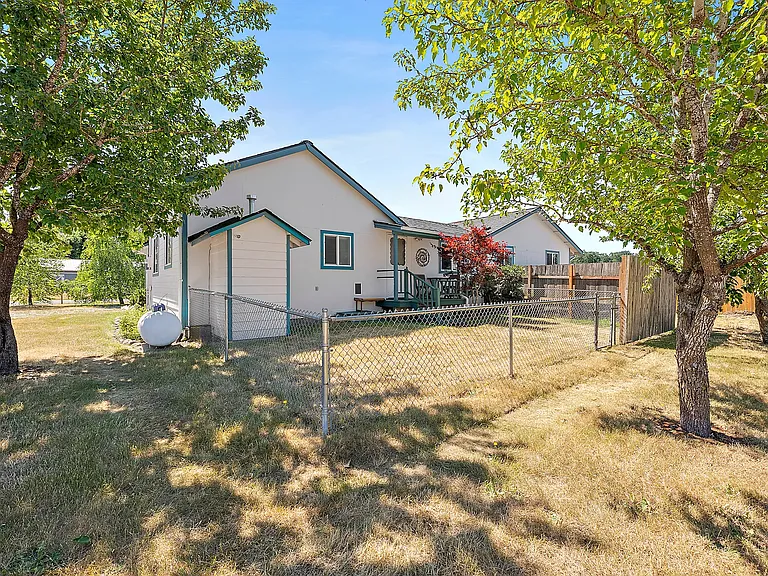 16920 Flume Rd SE #ADU — Photo 9