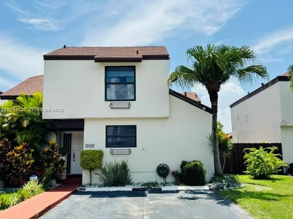 635 NW 97th Pl, Miami, FL 33172