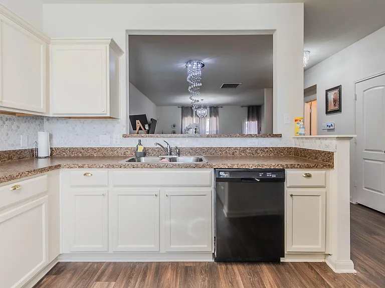 1313 Briercrest Dr — Photo 8