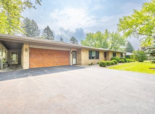 1382 Prosser Dr, Sycamore, IL 60178