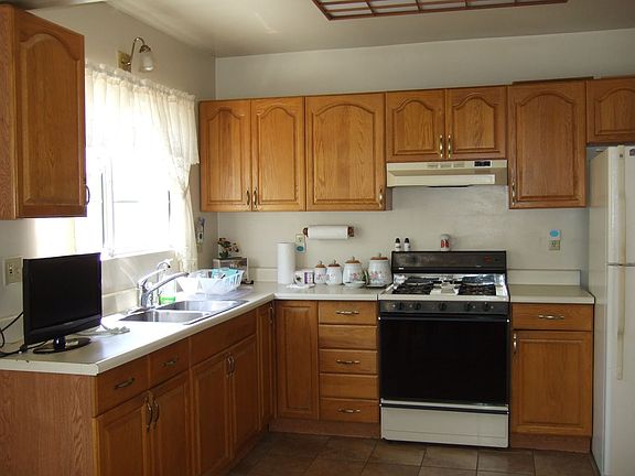 4th image of 1209 N Louise St