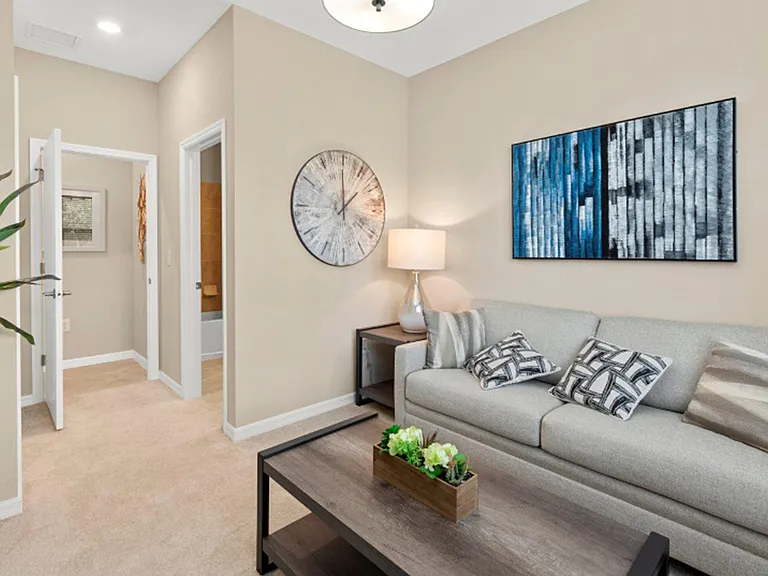 Guest bedroom with a full bathroom