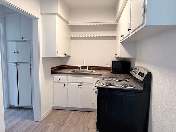 4th image of 2166 Placer St