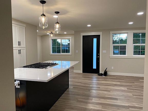 5th image of 26024 James Ln NE