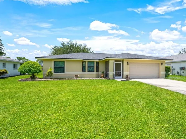 725 Grove DR, NAPLES, FL 34120