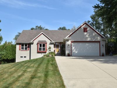 3530 South Woodland COURT, New Berlin, WI, 53146