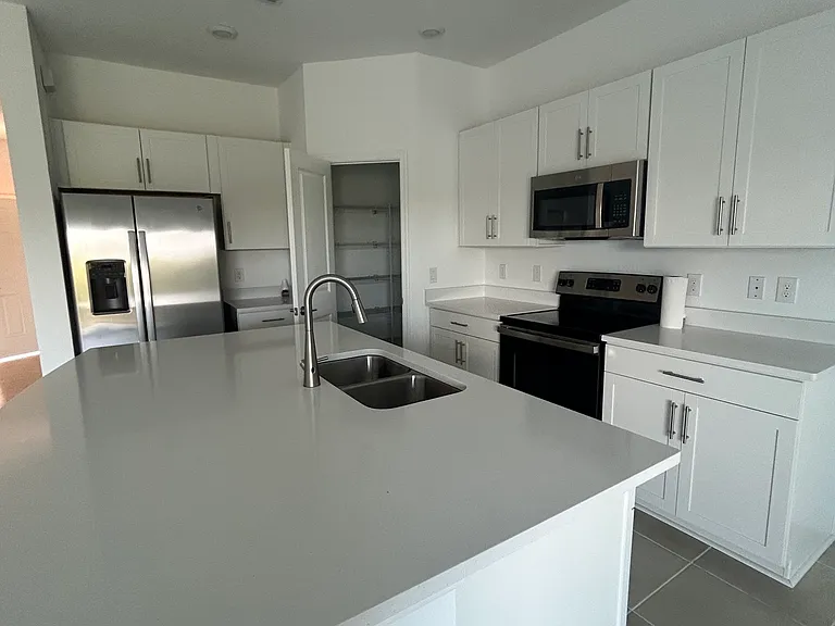 11759 Glenside Ter — Photo 10