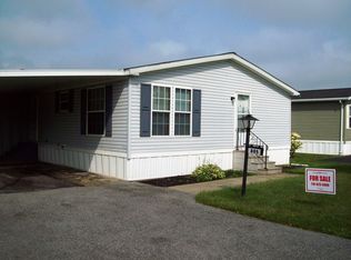 885 Birchwood Dr, Lockport, NY 14094