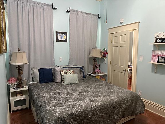 5th image of 1101 W De Leon St #B