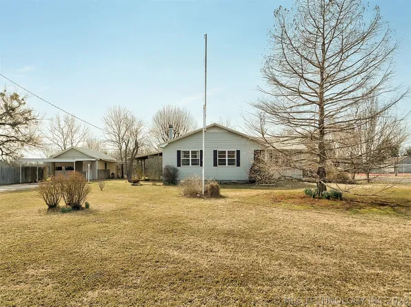 1049 Lincoln St, Healdton, OK 73438